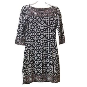 White House Black Market XS Black & White Knee High Dress